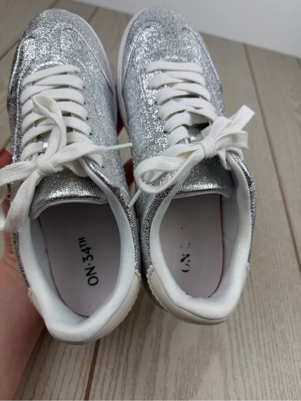 On 34th Women's Marinaa Low-Top Sneakers 7.5M Silver Crinkle Smooth $79.50